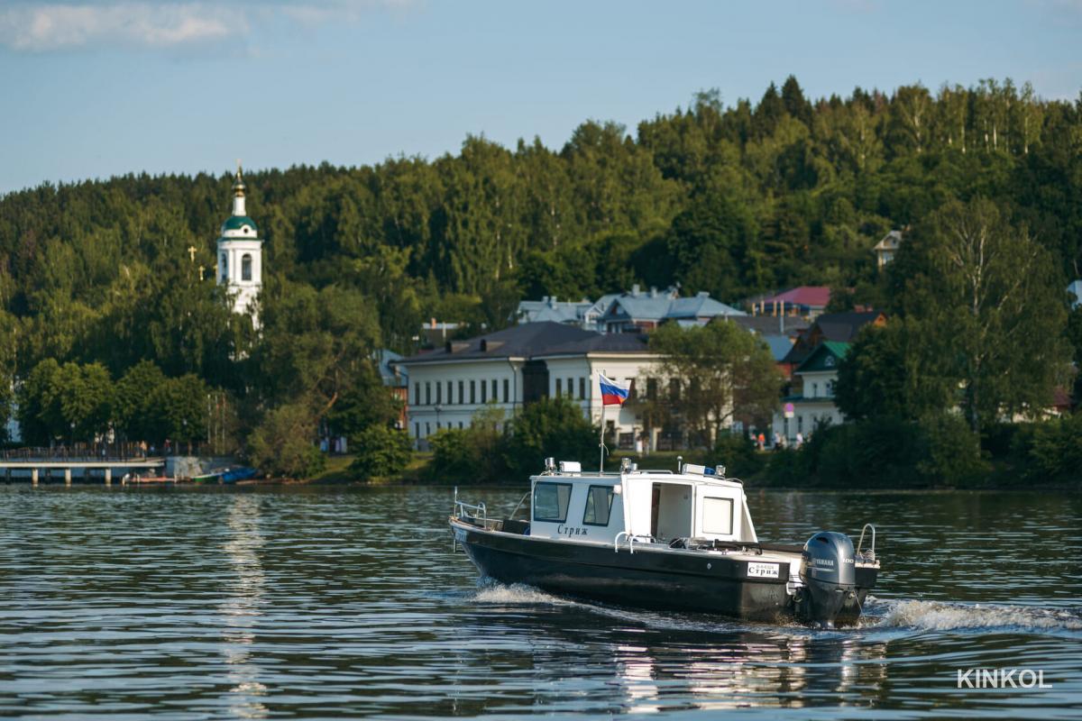 Аренда лодки с капитаном в Плёсе