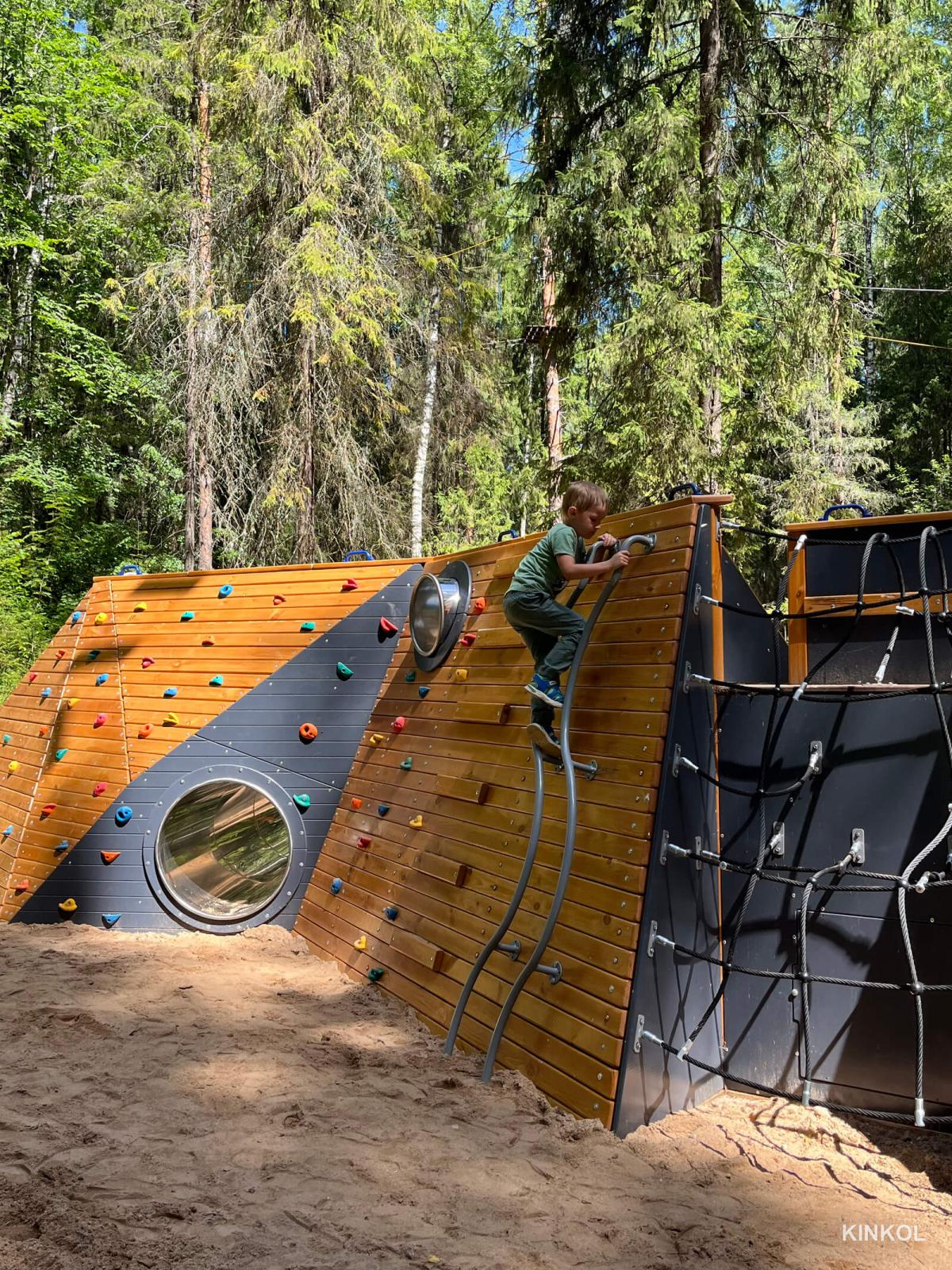 Скалодром в экопарке «Иволга» в Плёсе