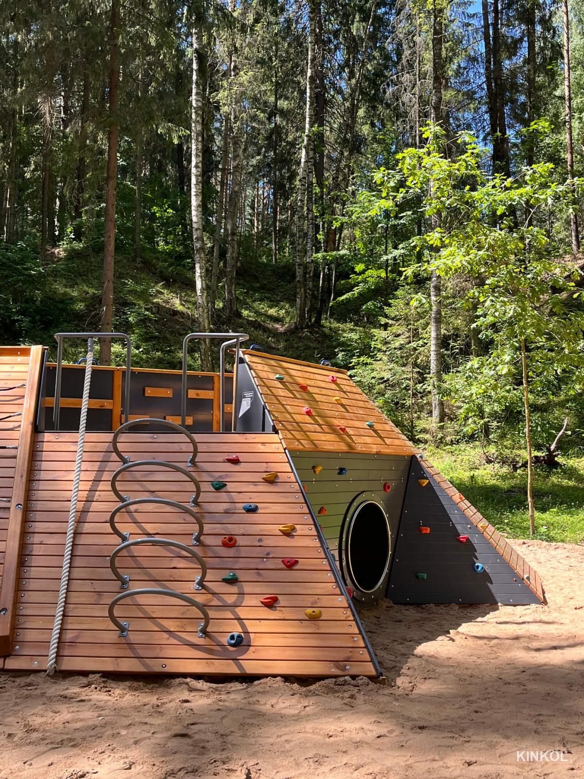 Скалодром в экопарке «Иволга» в Плёсе