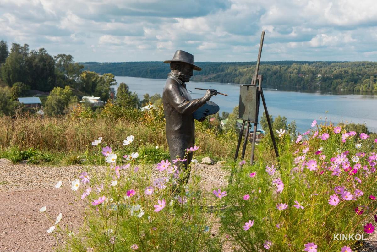 Памятник Исааку Левитану на горе Левитана в Плёсе