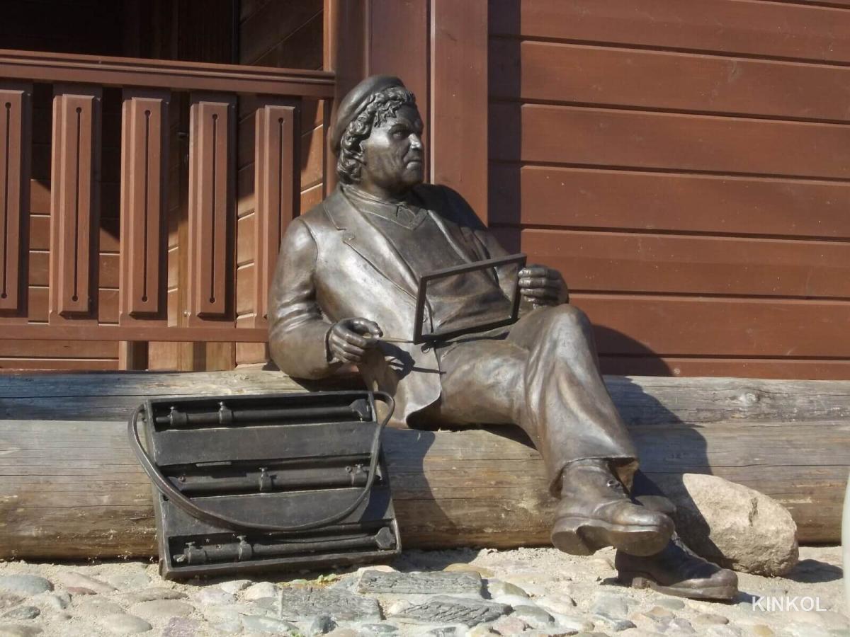 Памятник художнику Вячеславу Фёдорову