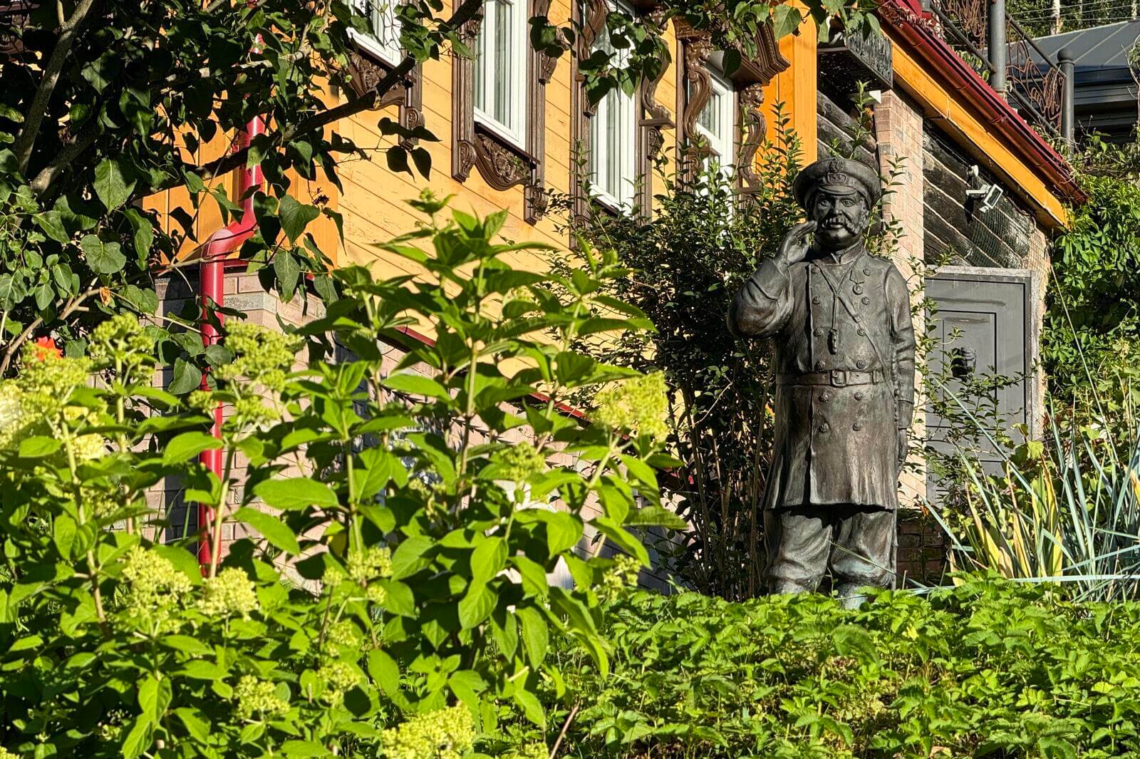 Скульптура Городовой в Плёсе
