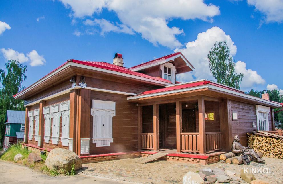 Музей фарфора, лаков и живописи в Плёсе