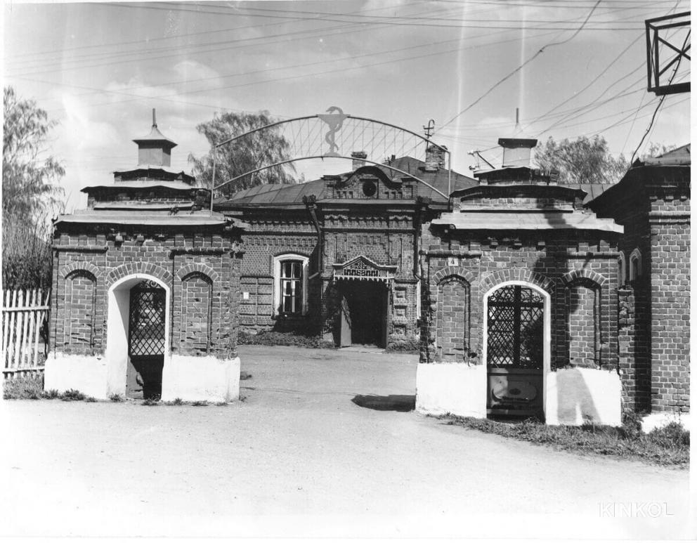 Историческое фото больницы 1898 г. в Плёсе