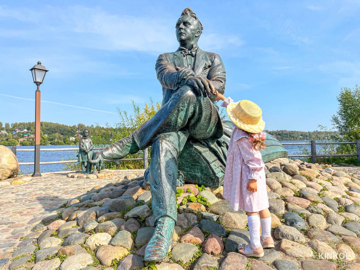 Памятник Фёдору Шаляпину