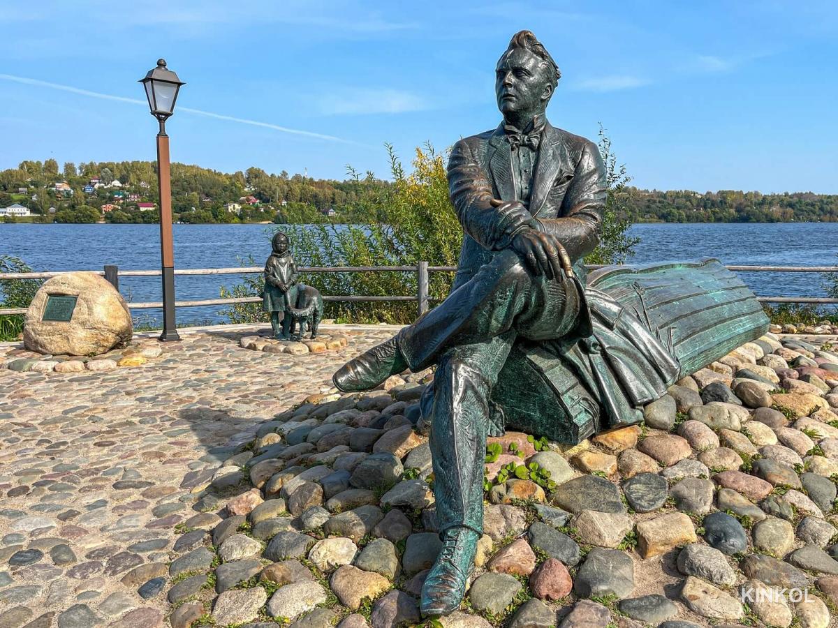 Памятник Фёдору Шаляпину