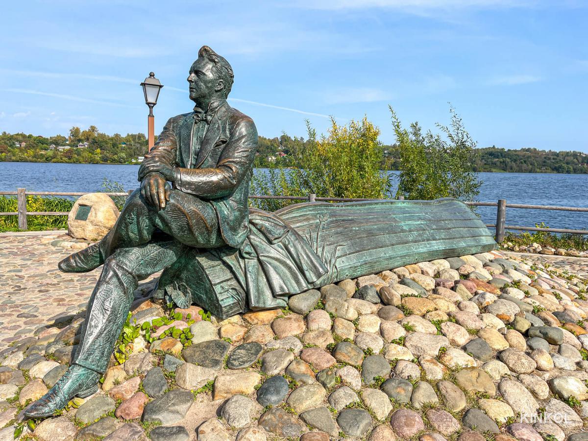 Памятник Фёдору Шаляпину