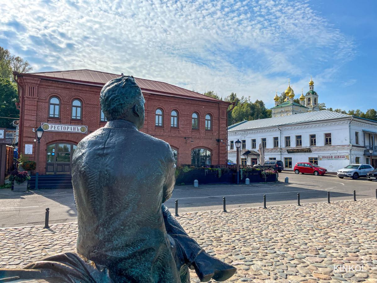 Памятник Фёдору Шаляпину