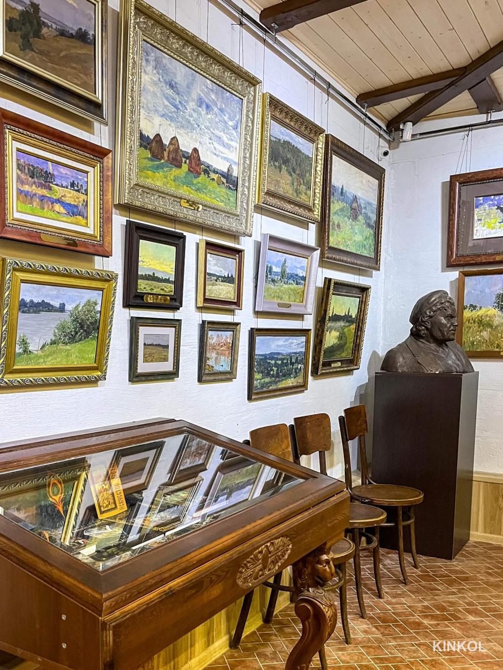Галерея живописи Вячеслава Фёдорова в музее фарфора, лаков и живописи в Плёсе