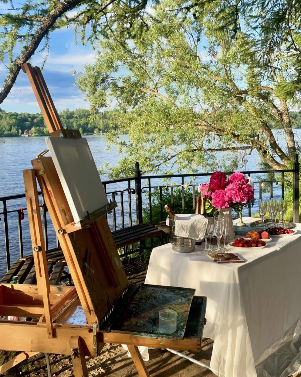 Арт-пикник — мастер-класс по живописи с бокалом шампанского