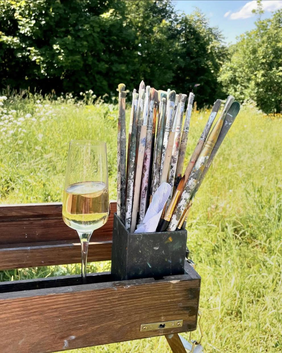 Арт-пикник — мастер-класс по живописи с бокалом шампанского