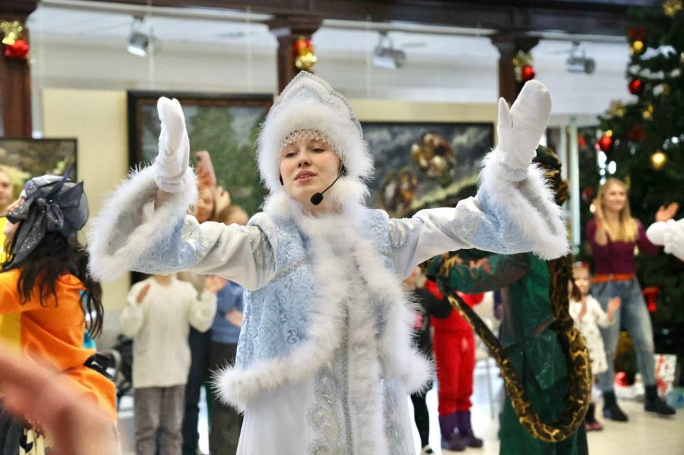 Новогодняя ёлка для детей