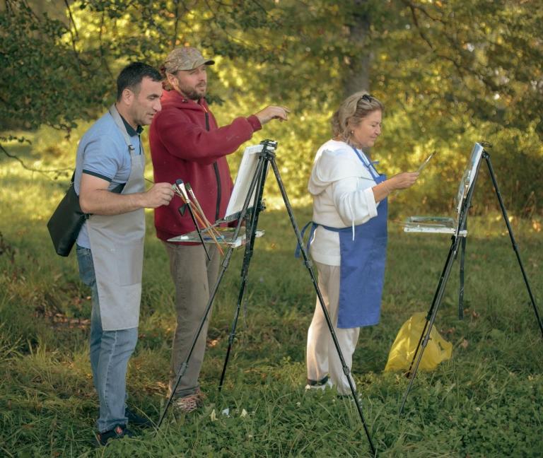 Плёс на холсте: мастер-класс по живописи с Ильёй Изюмовым
